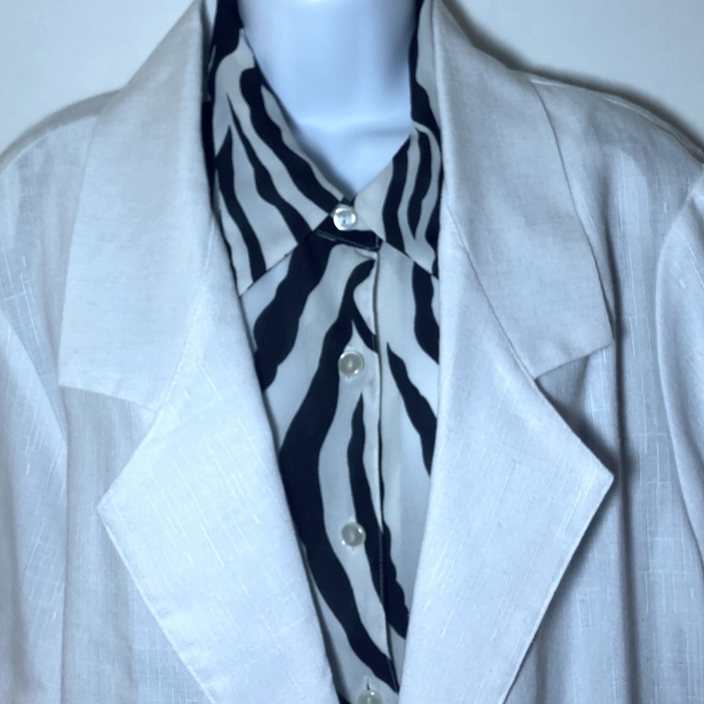 Joanna Plus 3/4 Length Lightweight Ladies Jacket White Size 20W